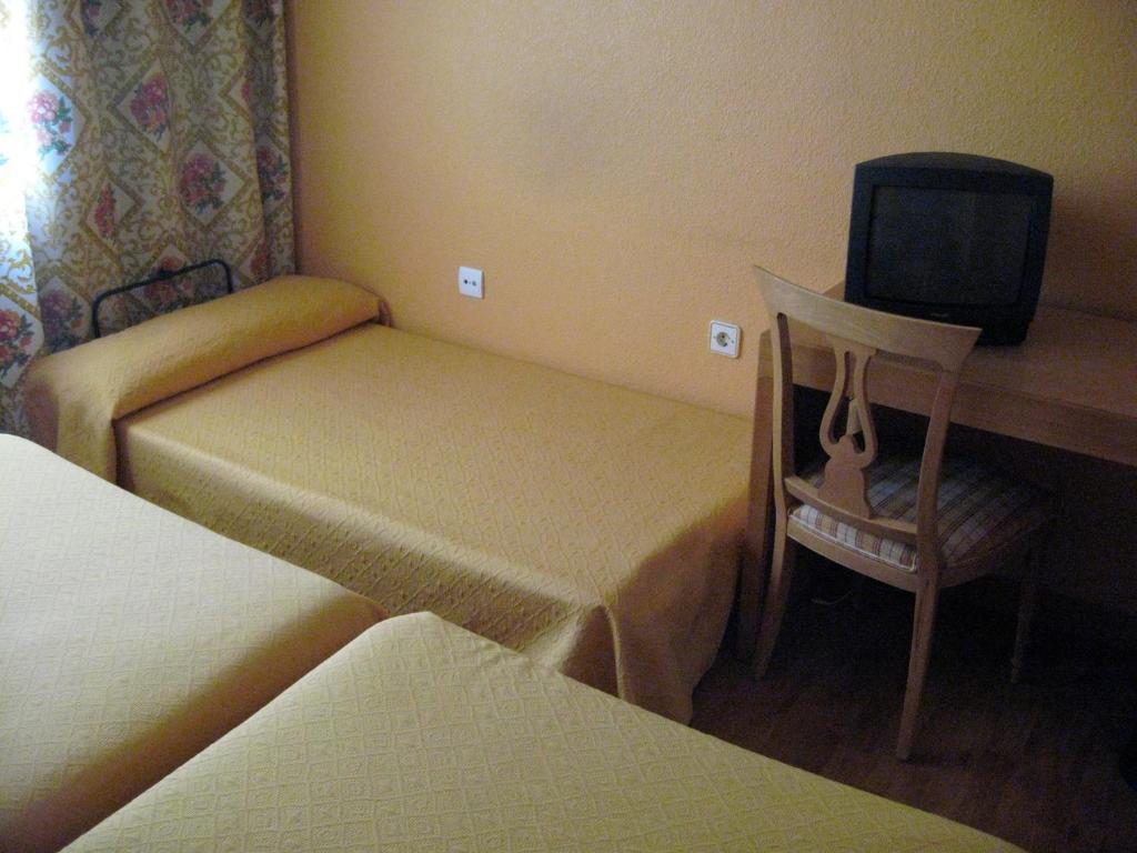 Hotel Restaurante San Roque Medina del Campo Oda fotoğraf
