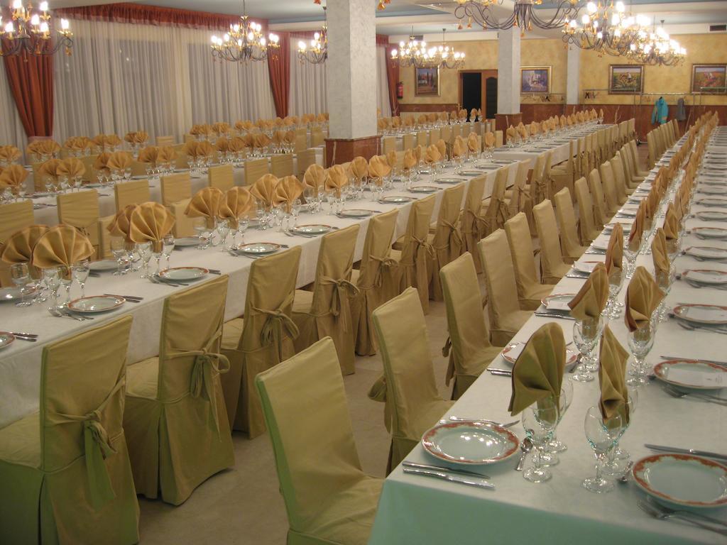 Hotel Restaurante San Roque Medina del Campo Dış mekan fotoğraf