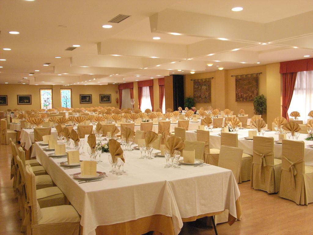 Hotel Restaurante San Roque Medina del Campo Dış mekan fotoğraf