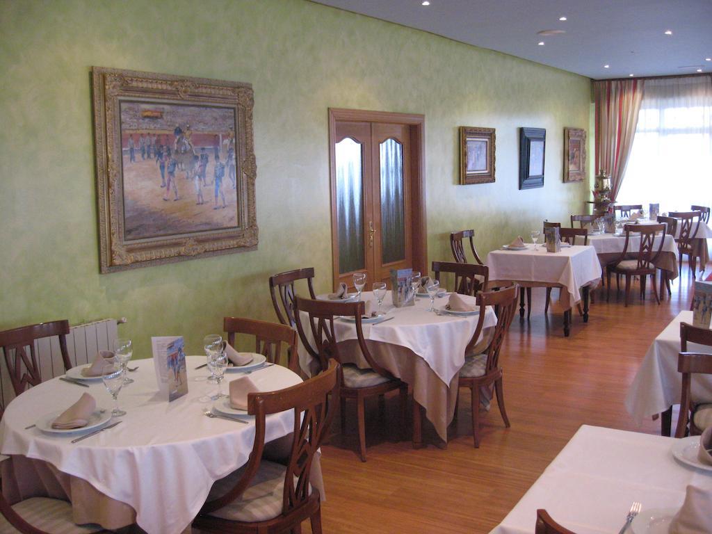 Hotel Restaurante San Roque Medina del Campo Dış mekan fotoğraf